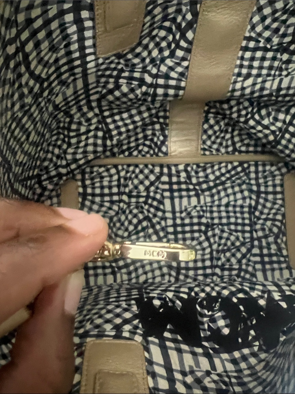 MCM Metallic Gold Logo-Print Tote Bag - Picture 8 of 13